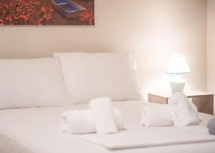 Modern Comfort Apt Near Centre