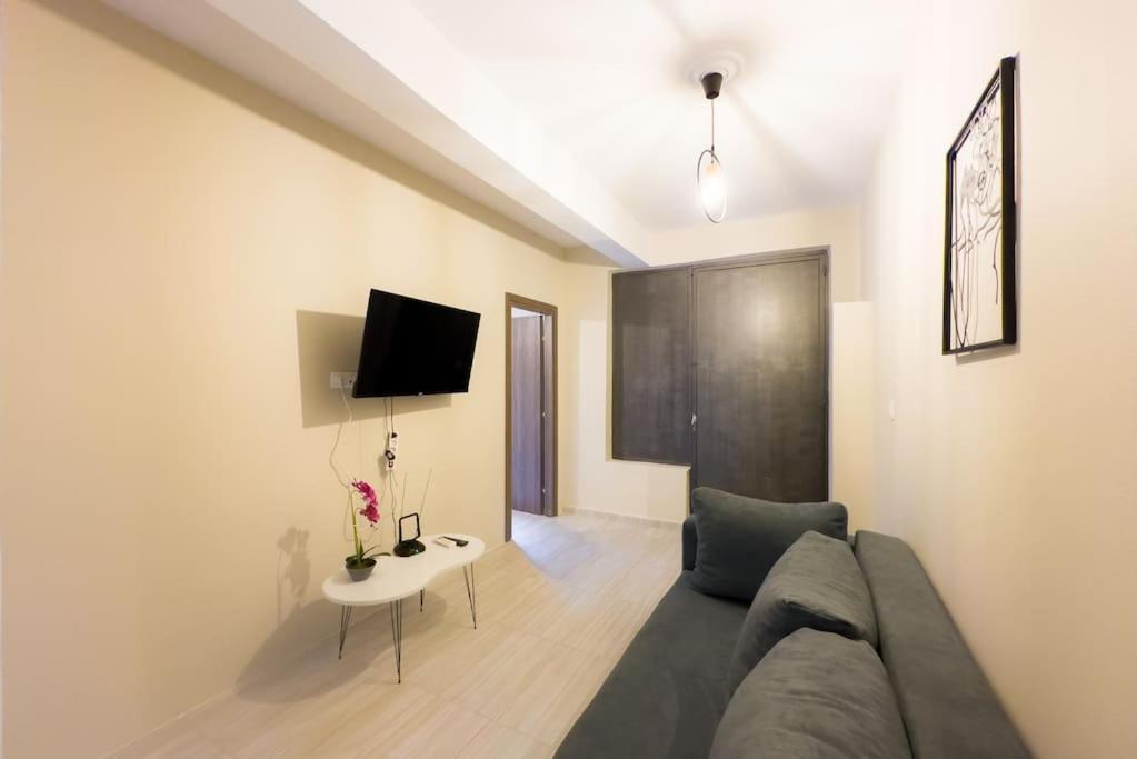Modern Comfort Near Centre Athens