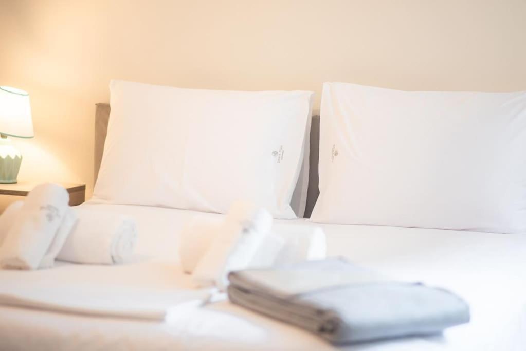 Modern Comfort Near Centre Apartment *